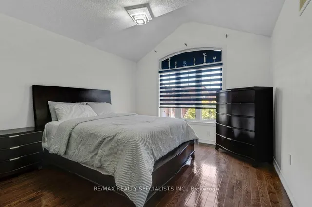 Additional image 33 of 7 NEWINGTON Cres