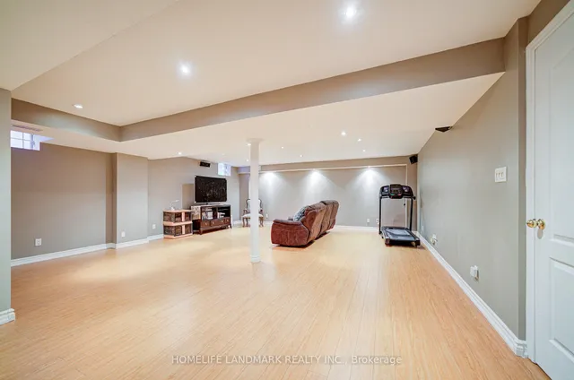 Additional image 10 of 1388 Pinery Cres