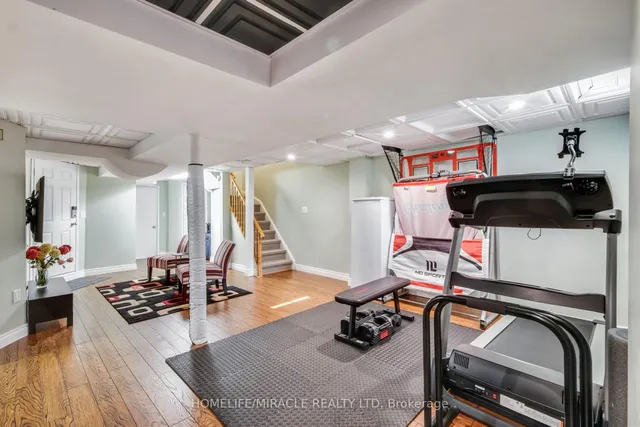 Additional image 29 of 373 Turnberry Cres