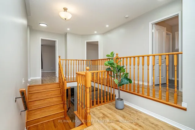 Additional image 19 of 107 Crown Victoria Dr