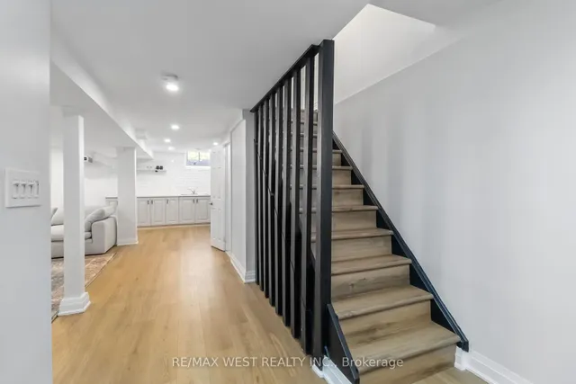 Additional image 21 of 440 BLUESKY Cres