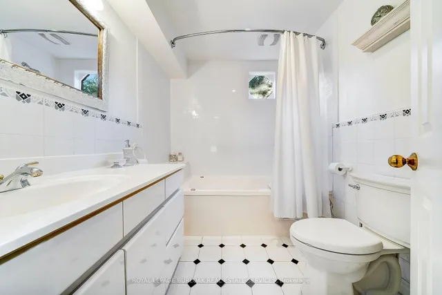 Additional image 23 of 2305 Cheverie St