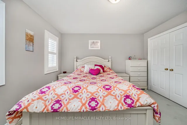 Additional image 35 of 32 Xavier Crt