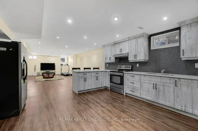 Additional image 36 of 7 NEWINGTON Cres