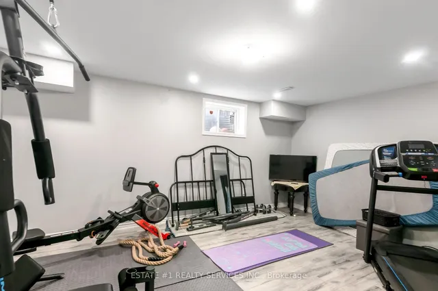 Additional image 33 of 13 Andretti Cres