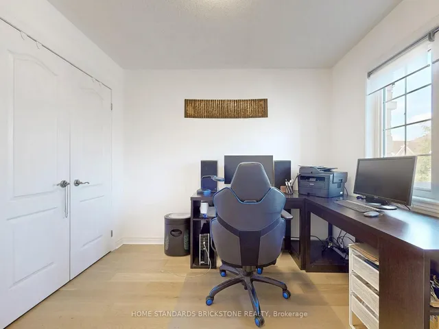 Additional image 40 of 50 Versailles Cres