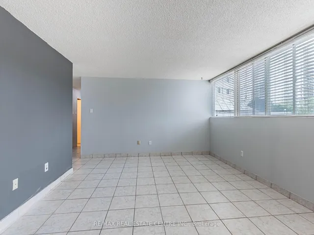 Additional image 18 of 3695 Kaneff Cres Unit 211