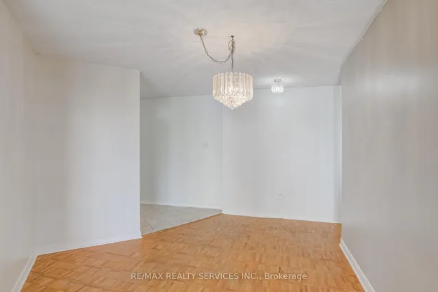 Additional image 10 of 3650 Kaneff Cres Unit 1508