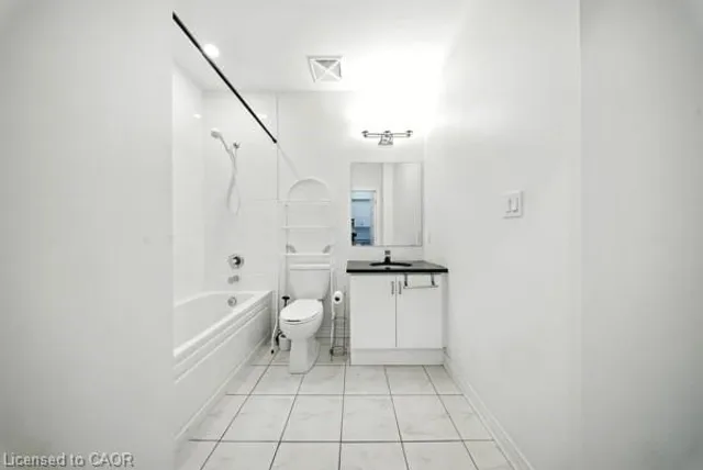 Additional image 14 of 200 Lagerfeld Dr