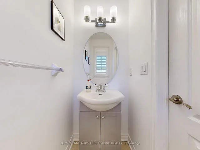 Additional image 25 of 50 Versailles Cres