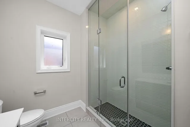 Additional image 35 of 18 Keyworth Cres