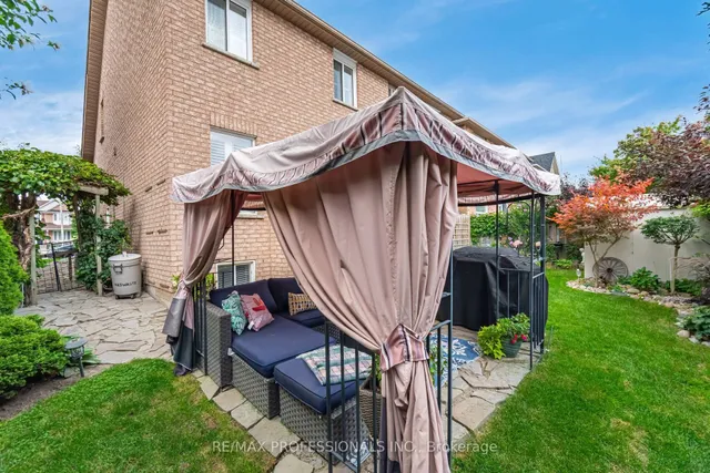 Additional image 40 of 74 Upper Highlands Dr