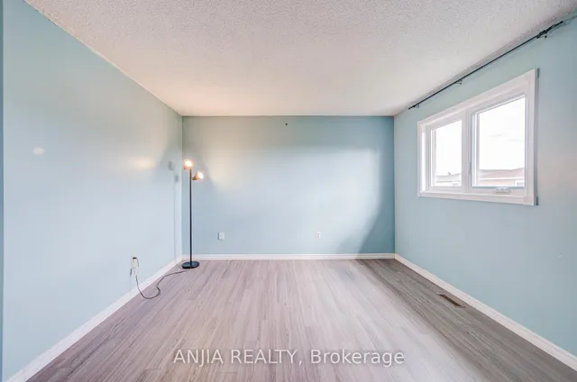 Additional image 14 of 550 Bluesky Cres