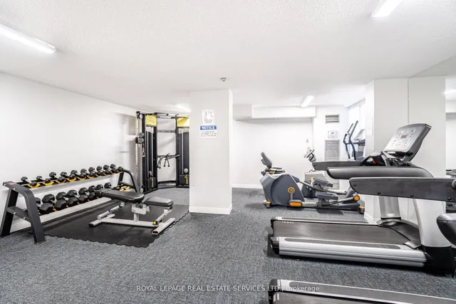 Additional image 35 of 3590 Kaneff Cres Unit 102