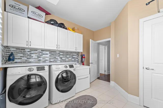 Additional image 32 of 19 Martin Byrne Dr