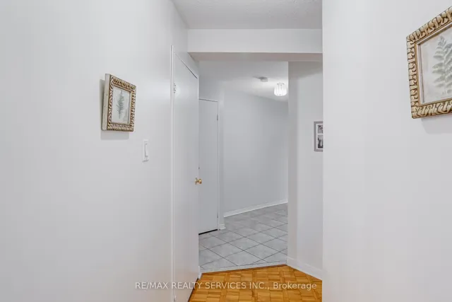 Additional image 28 of 3650 Kaneff Cres Unit 1508