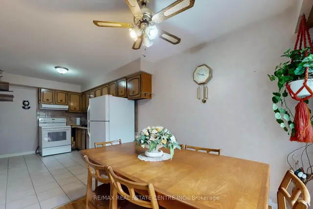 Additional image 23 of 7406 Darcel Ave Unit 34