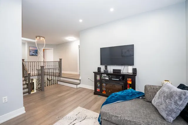 Additional image 20 of 100 Crown Victoria Dr