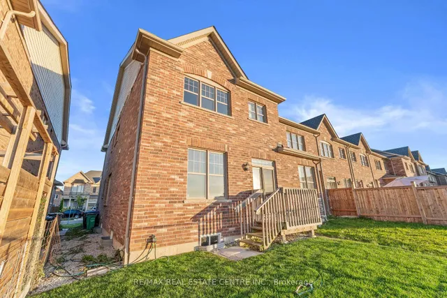 Additional image 23 of 18 Hogan Manor Dr