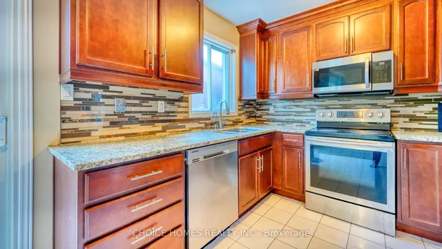 Additional image 9 of 5551 Cosmic Cres