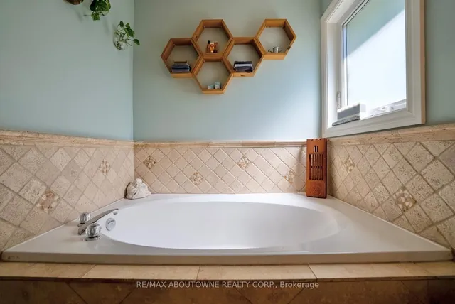 Additional image 26 of 11 Morrison Creek Cres