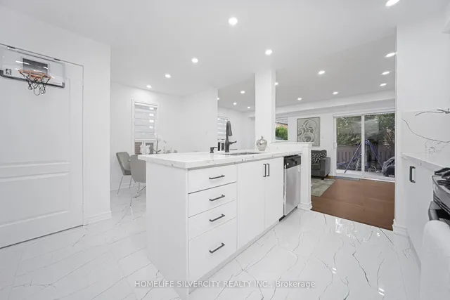 Additional image 15 of 56 Cadillac Cres