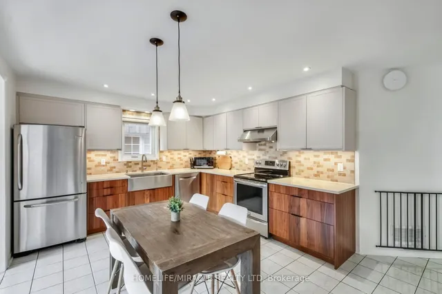 Additional image 11 of 373 Turnberry Cres