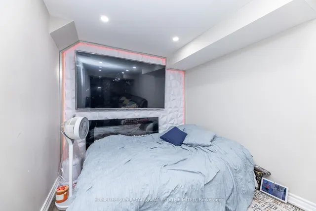 Additional image 30 of 16 Brussels Ave