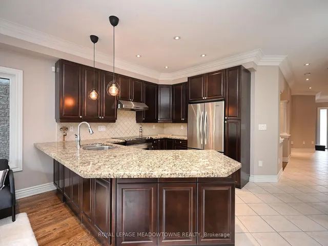 Additional image 11 of 2378 Wasaga Dr