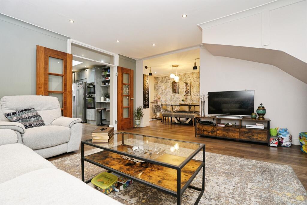 Additional image 5 of Buttercup Close, Hatfield