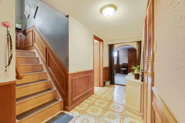 Additional image 24 of 8 Malcolm Cres