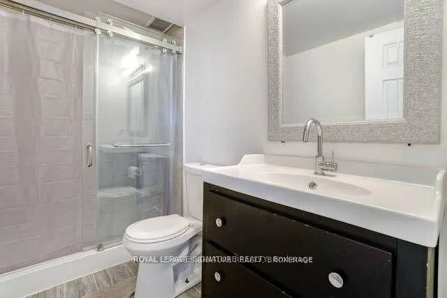 Additional image 35 of 3562 Laddie Cres