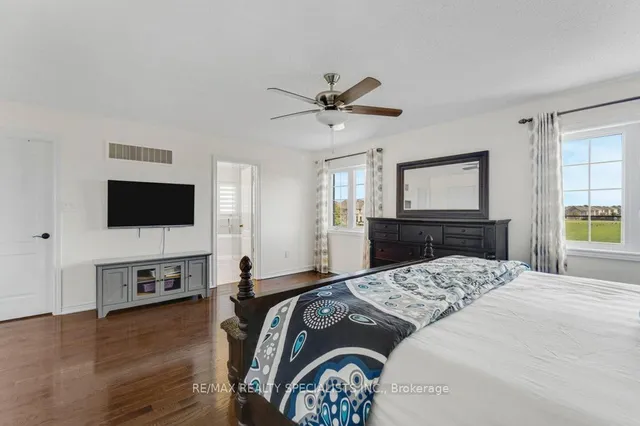 Additional image 24 of 7 NEWINGTON Cres