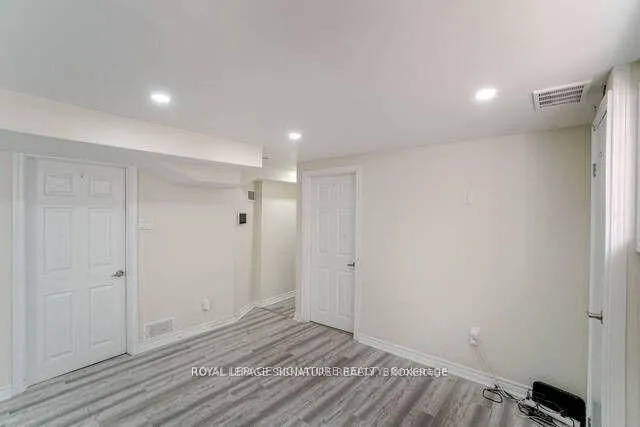 Additional image 31 of 3562 Laddie Cres