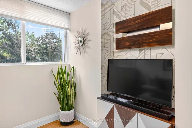 Additional image 14 of 3695 Kaneff Cres Unit 102