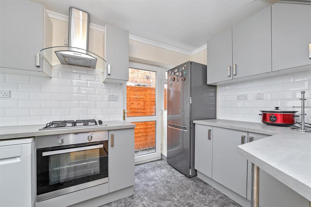 Additional image 5 of Cell Barnes Lane, St. Albans