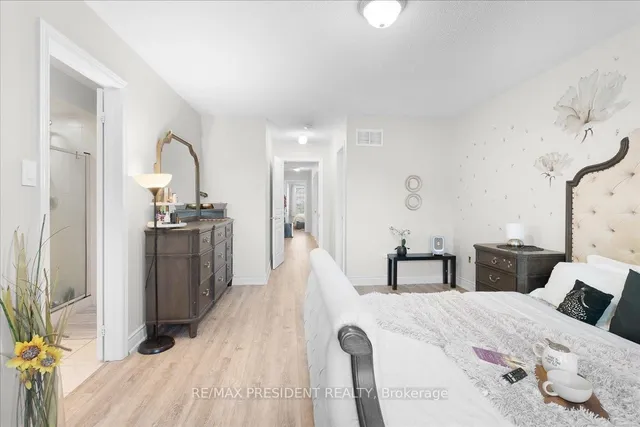 Additional image 20 of 56 Natronia Tr