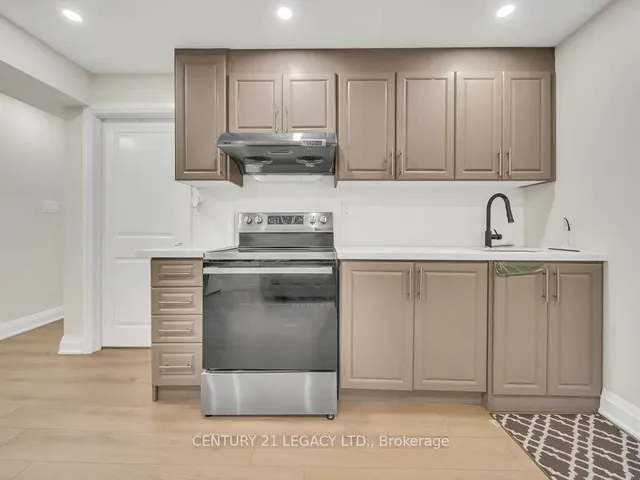 Additional image 38 of 23 Duxbury Rd