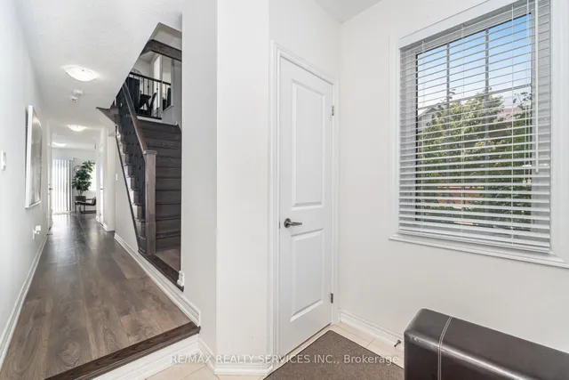 Additional image 5 of 2 Estelle Gate