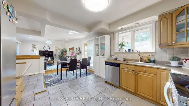 Additional image 12 of 262 Randall Cres