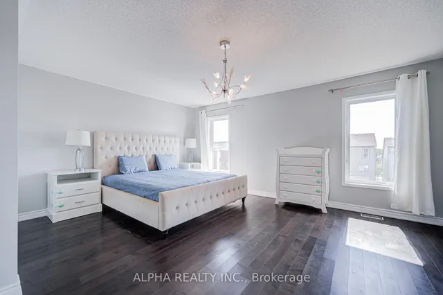 Additional image 30 of 102 Roxton Rd