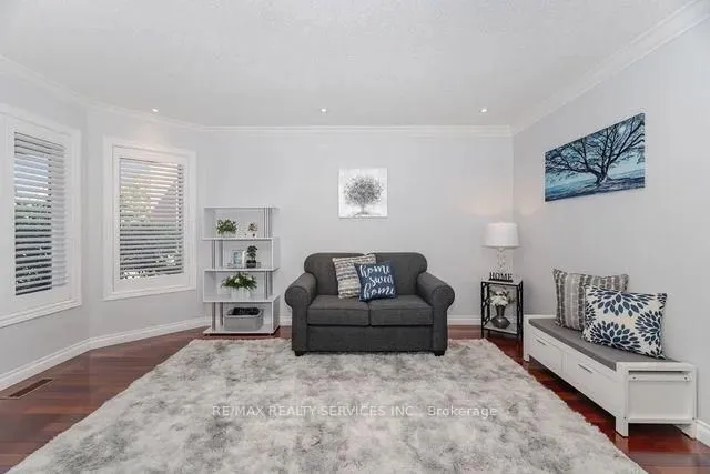 Additional image 7 of 8 Barnes Crt