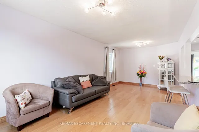 Additional image 10 of 19 Stock Ave