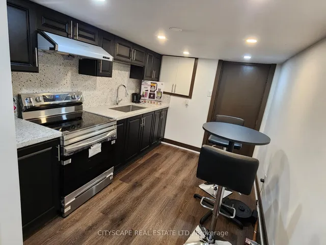 Additional image 39 of 94 Unionville Cres