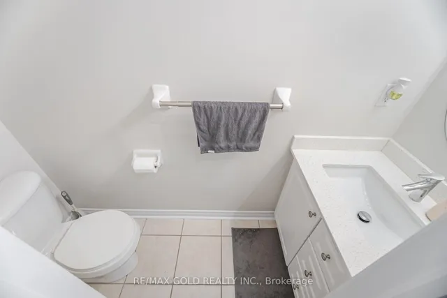 Additional image 12 of 26 Freshmeadow St