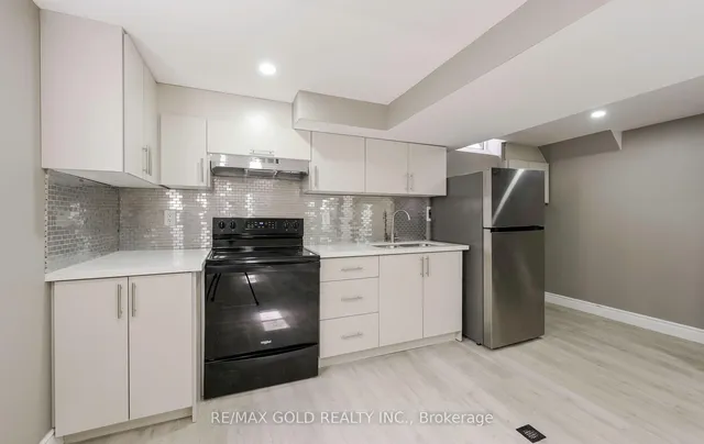 Additional image 37 of 11 Huronia Crt