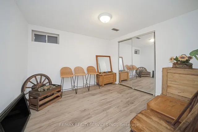 Additional image 40 of 74 Leeward Dr