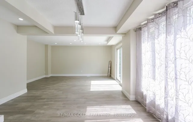 Additional image 8 of 11 Huronia Crt
