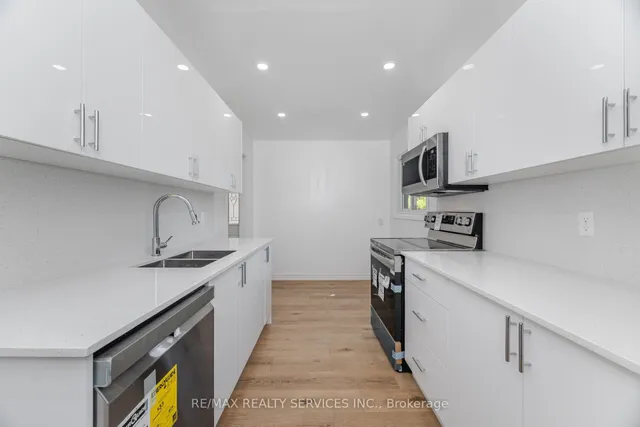 Additional image 11 of 20 Greenhills Sq