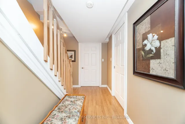 Additional image 31 of 37 Sunnybrook Cres